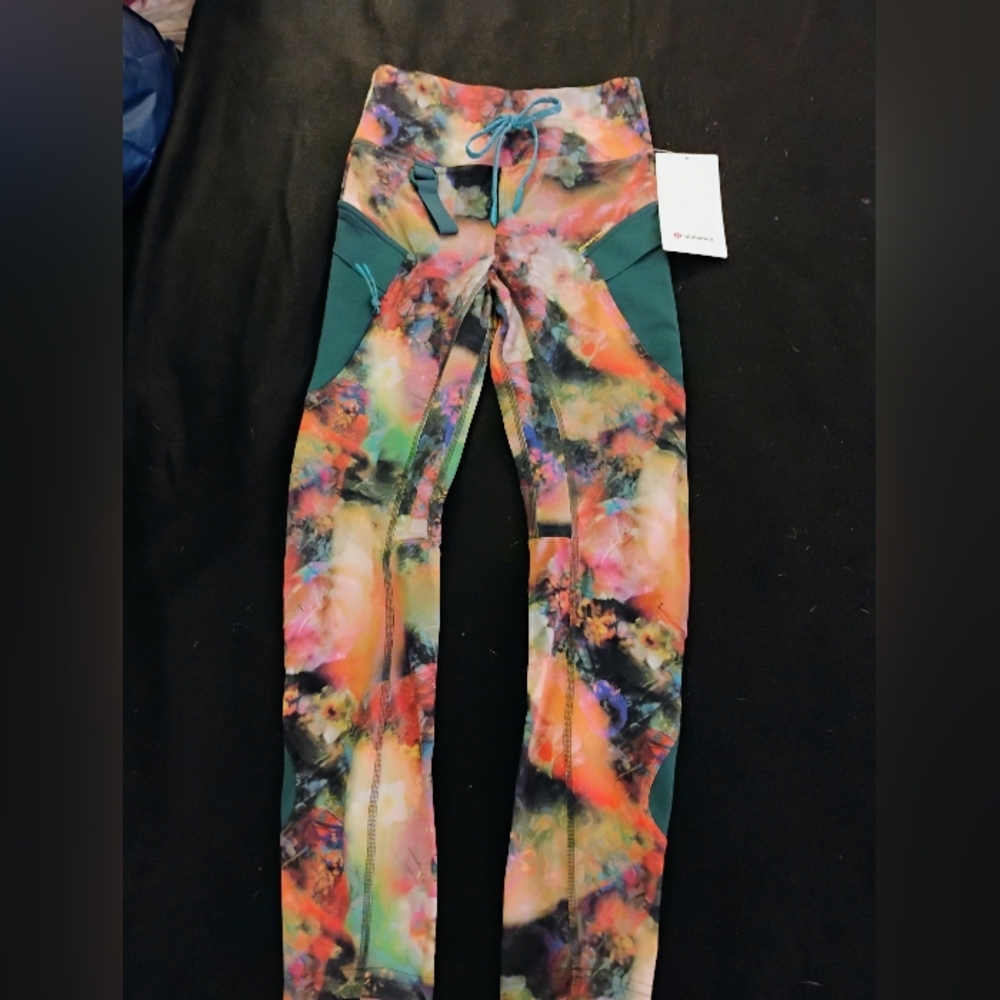 Lululemon Cargo Super-High-Rise Hiking Tight 25"Sunbeam Flo